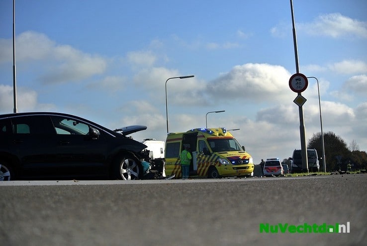 Video: Drie gewonden bij crash Hessenweg Oudleusen - Foto: Niels Jansen