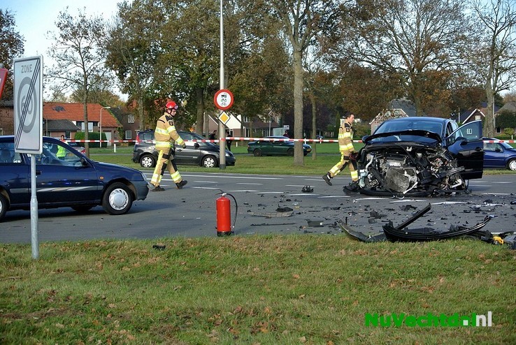 Video: Drie gewonden bij crash Hessenweg Oudleusen - Foto: Niels Jansen