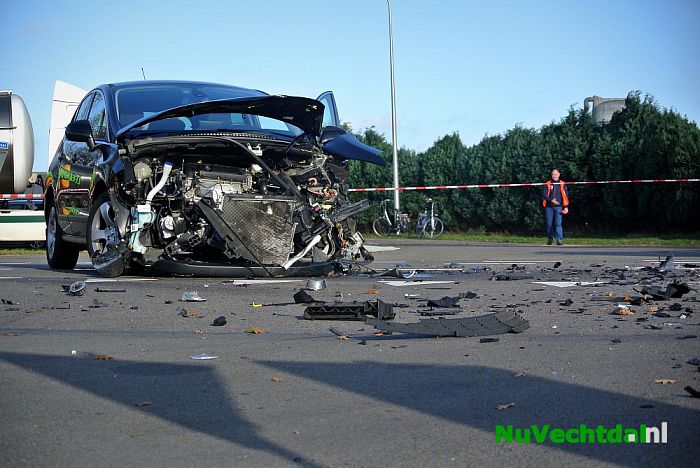 Video: Drie gewonden bij crash Hessenweg Oudleusen - Foto: Niels Jansen