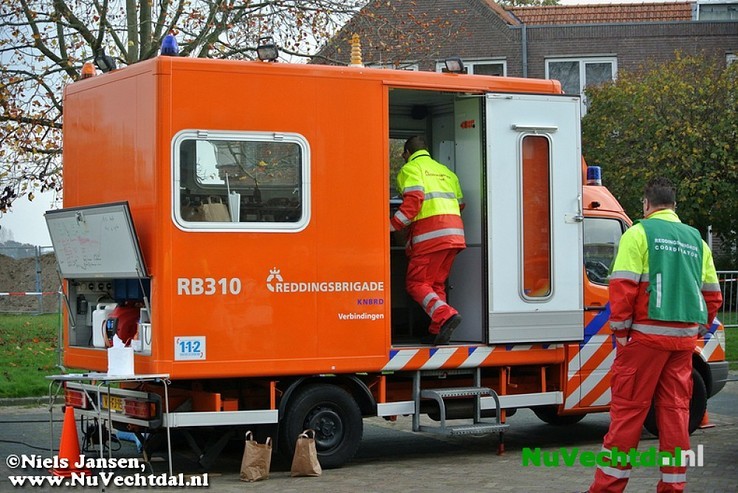 Beelden: Grote rampenoefening op de Vecht bij Dalfsen - Foto: Niels Jansen