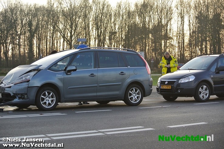 Video: Kettingbotsing Hessenweg N340 Dalfsen - Foto: Niels Jansen