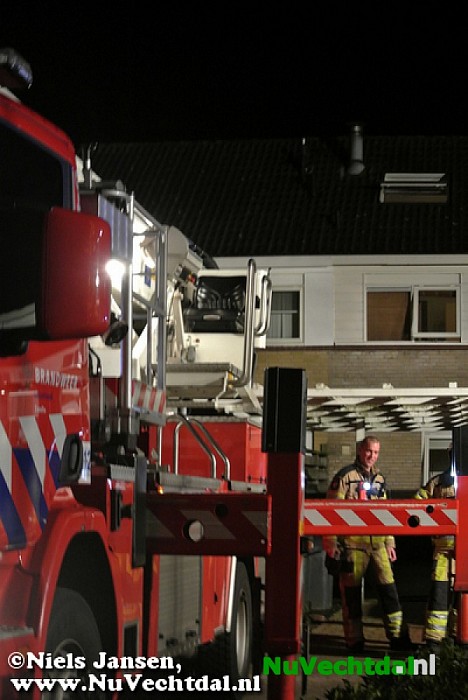 Schoorsteenbrand eerste Kerstdag Kloosterhof Dalfsen - Foto: Niels Jansen