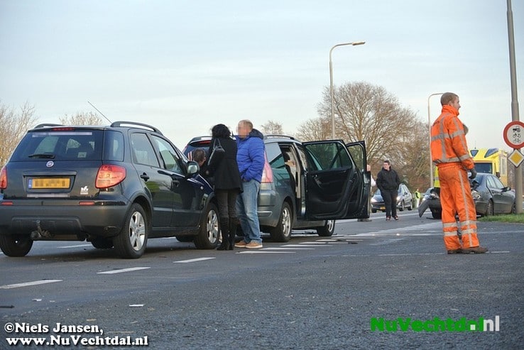 Video: Kettingbotsing Hessenweg N340 Dalfsen - Foto: Niels Jansen