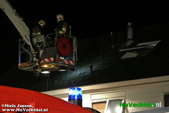 Schoorsteenbrand eerste Kerstdag Kloosterhof Dalfsen - Foto: Niels Jansen