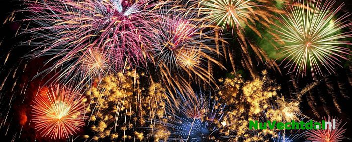 Afgeschoten vuurwerk inzamelen in Dalfsen