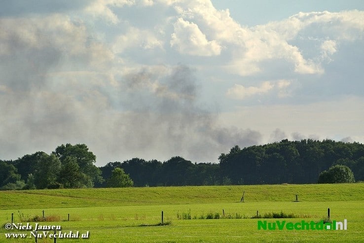Rook brand Wapenveld te zien in Dalfsen - Foto: Niels Jansen