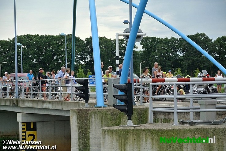 Storing brug Dalfsen, verkeer ruim een uur vast - Foto: Niels Jansen